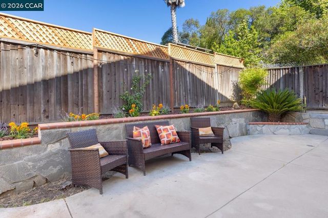 592 Ross Circle, Martinez, CA 94553