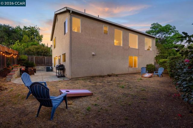592 Ross Circle, Martinez, CA 94553