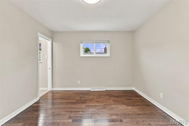 1146 Swarthmore Lane, St Louis, MO 63130