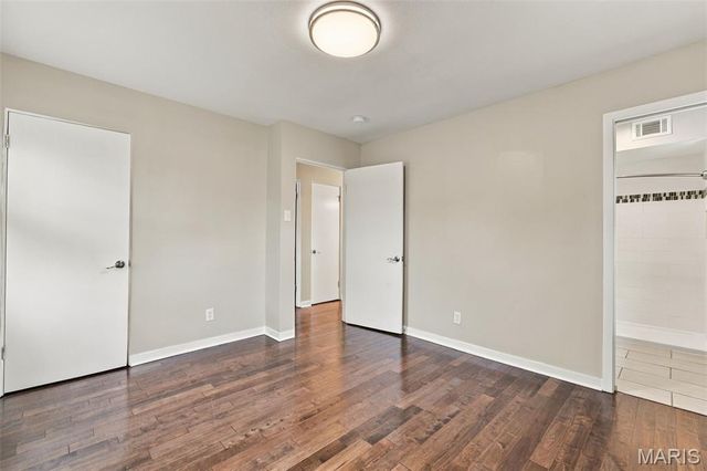 1146 Swarthmore Lane, St Louis, MO 63130