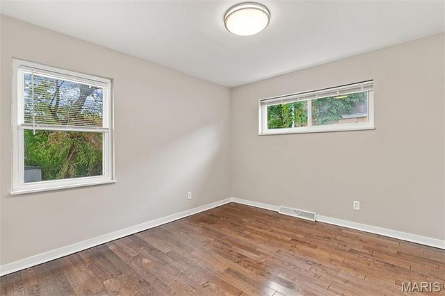 1146 Swarthmore Lane, St Louis, MO 63130