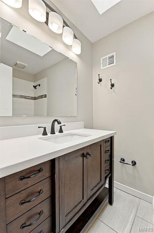 1146 Swarthmore Lane, St Louis, MO 63130