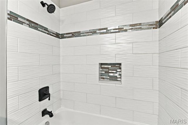 1146 Swarthmore Lane, St Louis, MO 63130