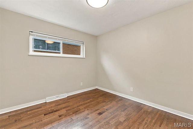1146 Swarthmore Lane, St Louis, MO 63130