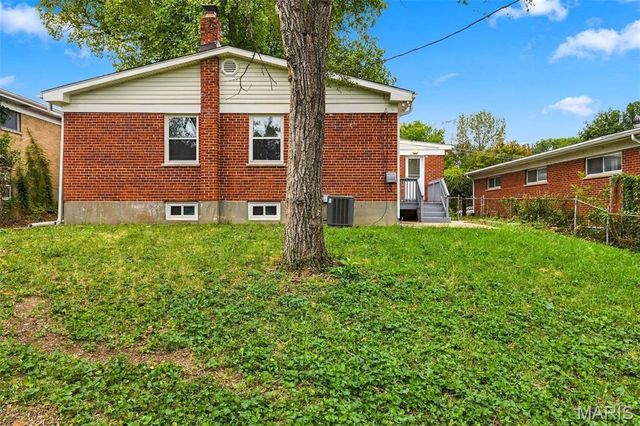 1146 Swarthmore Lane, St Louis, MO 63130