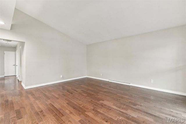 1146 Swarthmore Lane, St Louis, MO 63130