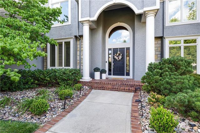 6000 W 142 Street, Overland Park, KS 66223