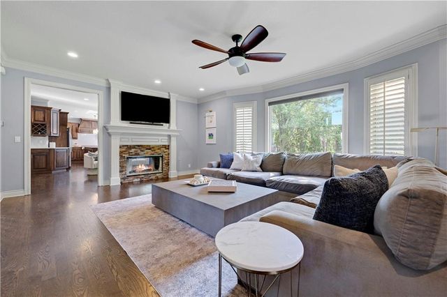 6000 W 142 Street, Overland Park, KS 66223