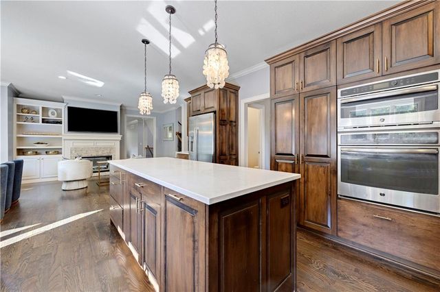 6000 W 142 Street, Overland Park, KS 66223
