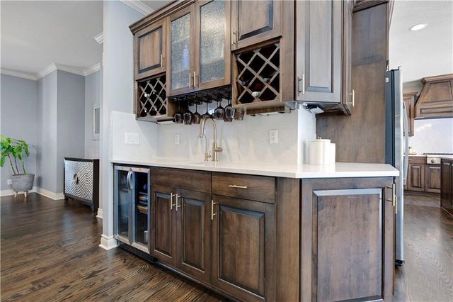 6000 W 142 Street, Overland Park, KS 66223