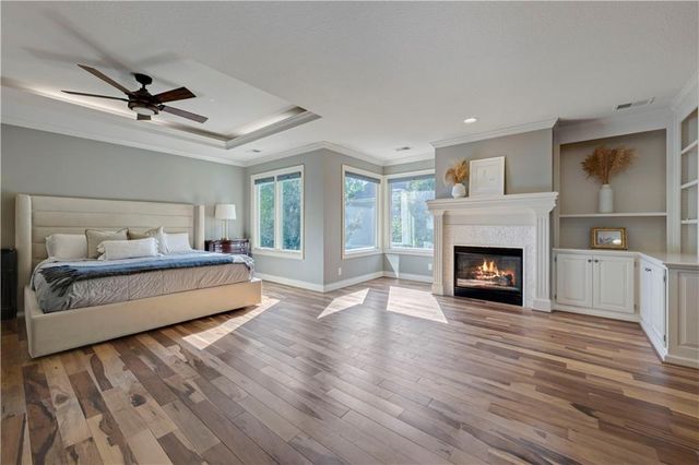 6000 W 142 Street, Overland Park, KS 66223