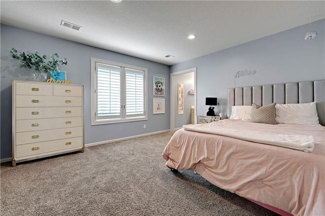 6000 W 142 Street, Overland Park, KS 66223