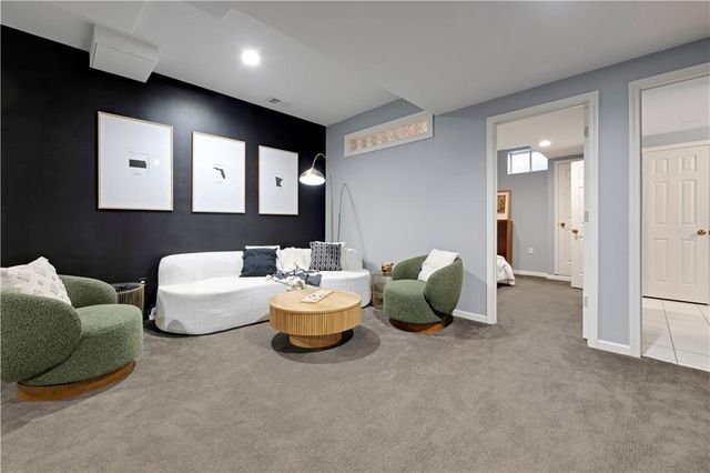 6000 W 142 Street, Overland Park, KS 66223