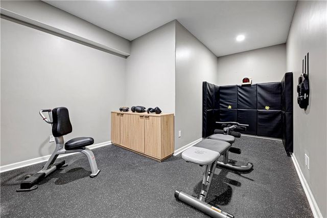 6000 W 142 Street, Overland Park, KS 66223