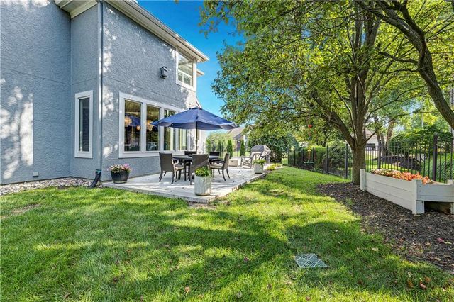 6000 W 142 Street, Overland Park, KS 66223