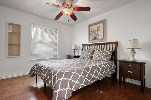 4948 Shady Oak Trail, Grand Prairie, TX 75052