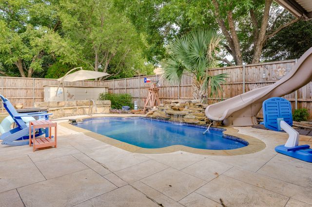 4948 Shady Oak Trail, Grand Prairie, TX 75052