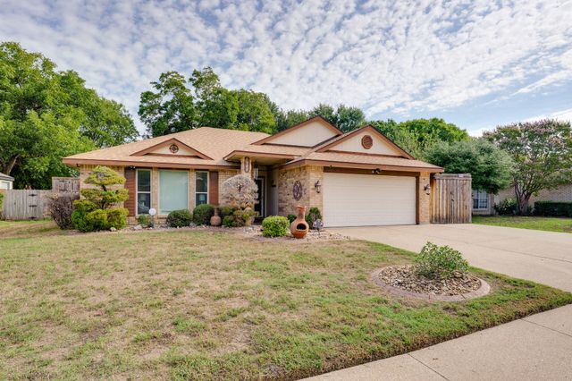 4948 Shady Oak Trail, Grand Prairie, TX 75052