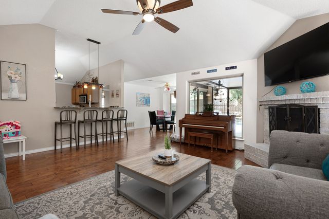 4948 Shady Oak Trail, Grand Prairie, TX 75052