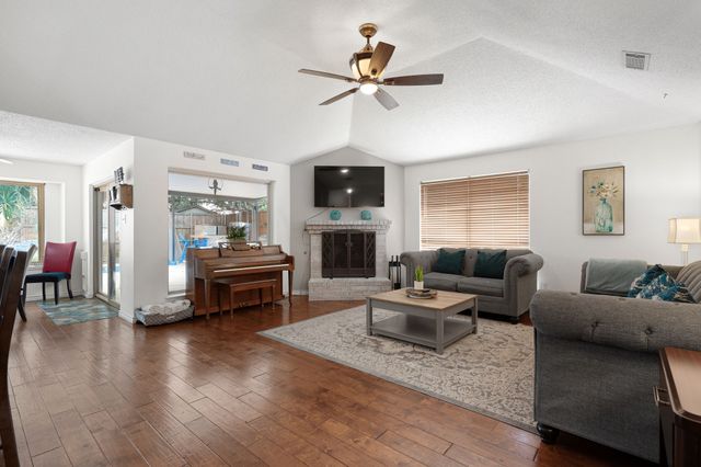 4948 Shady Oak Trail, Grand Prairie, TX 75052