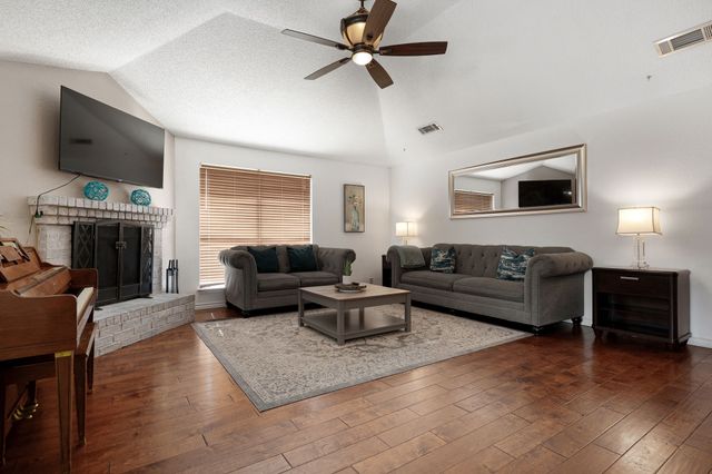 4948 Shady Oak Trail, Grand Prairie, TX 75052