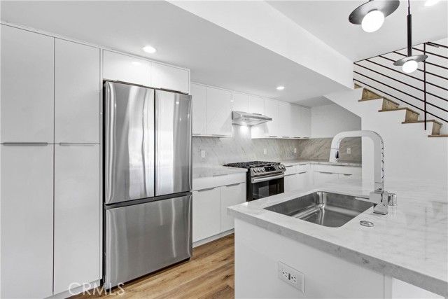 4409 Saugus 104, Sherman Oaks, CA 91404