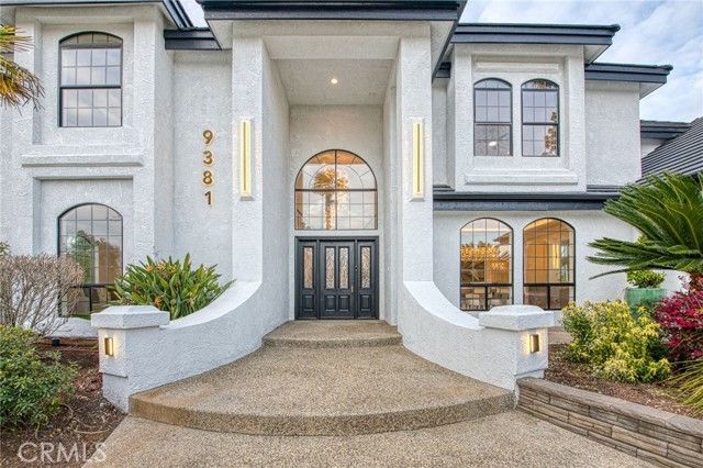 9381 N Woodmont Drive, Fresno, CA 93720