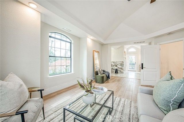 9381 N Woodmont Drive, Fresno, CA 93720