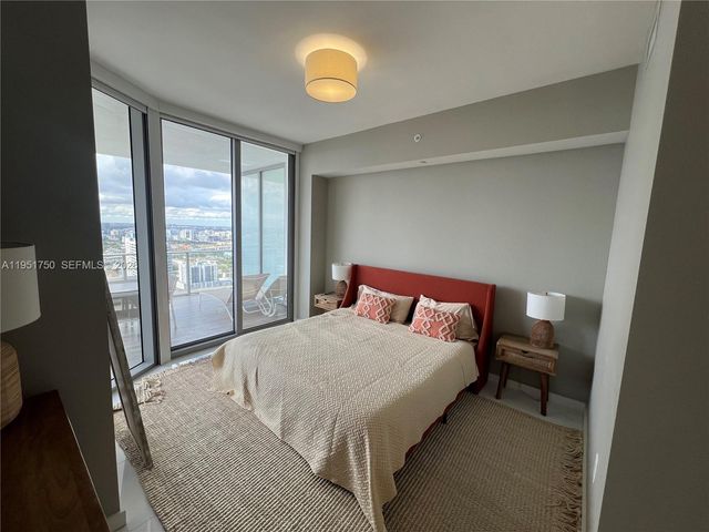 851 NE 1st Ave 3006, Miami, FL 33132