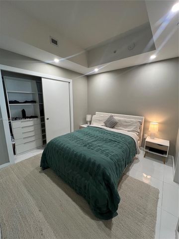 851 NE 1st Ave 3006, Miami, FL 33132