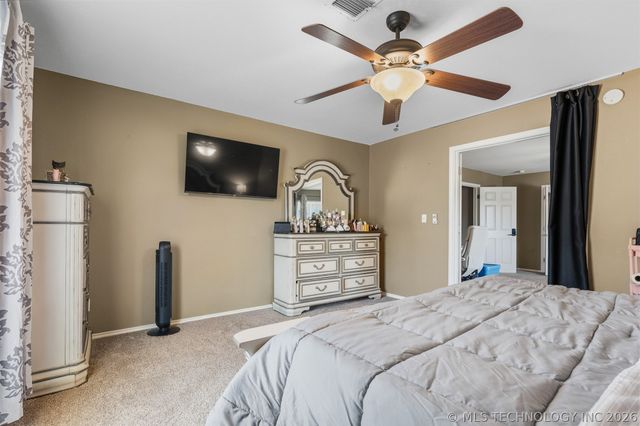 2114 Oakglen Drive, Ardmore, OK 73401