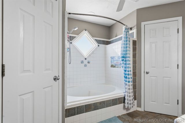 2114 Oakglen Drive, Ardmore, OK 73401
