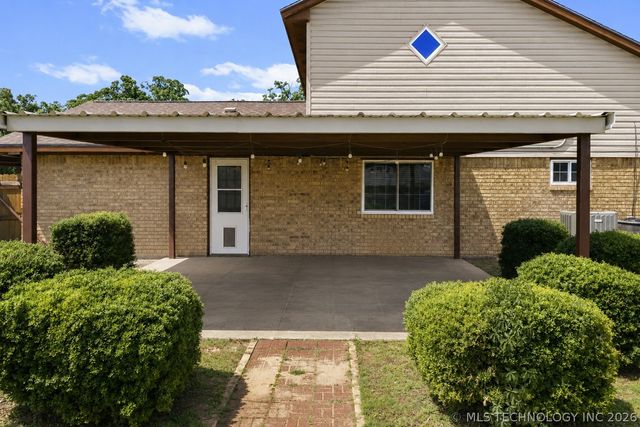 2114 Oakglen Drive, Ardmore, OK 73401