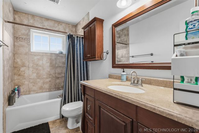 2114 Oakglen Drive, Ardmore, OK 73401