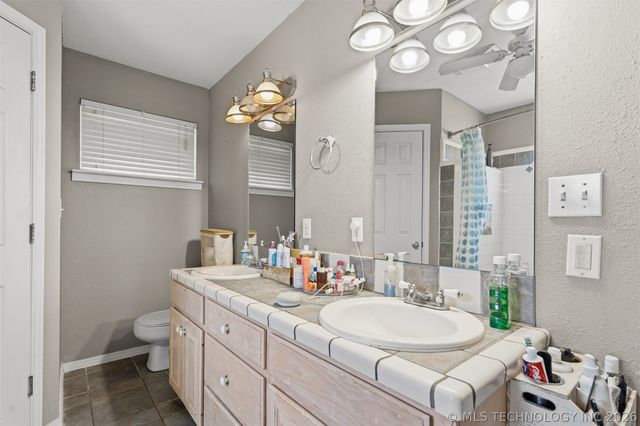 2114 Oakglen Drive, Ardmore, OK 73401