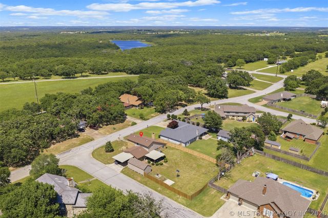 2114 Oakglen Drive, Ardmore, OK 73401
