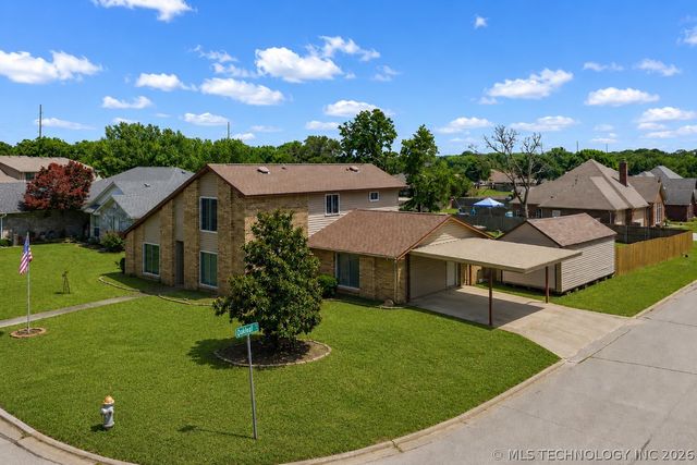 2114 Oakglen Drive, Ardmore, OK 73401