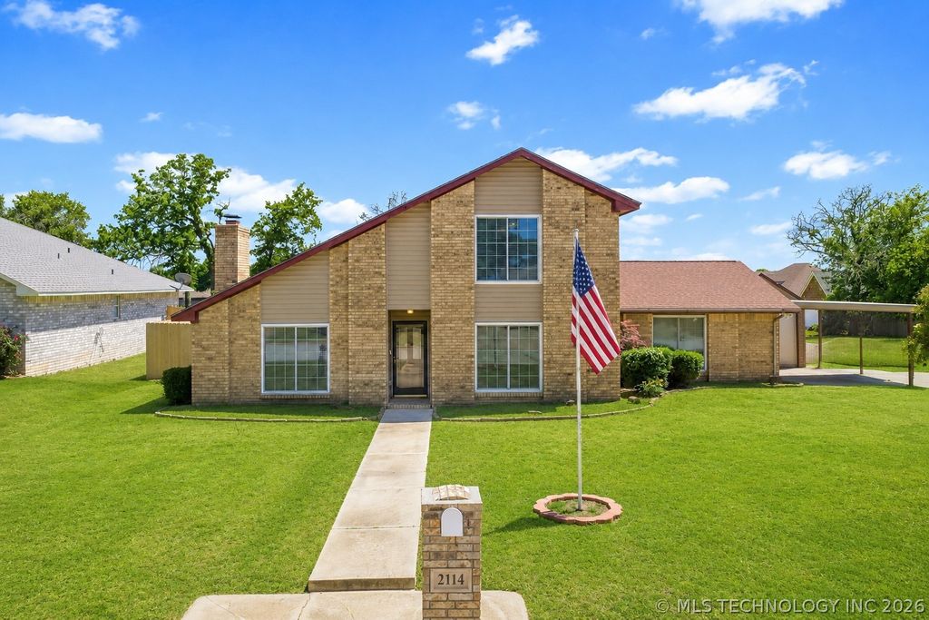 2114 Oakglen Drive, Ardmore, OK 73401