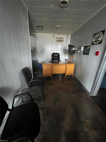 9913 Jefferson AVE, Newport News, VA 23605