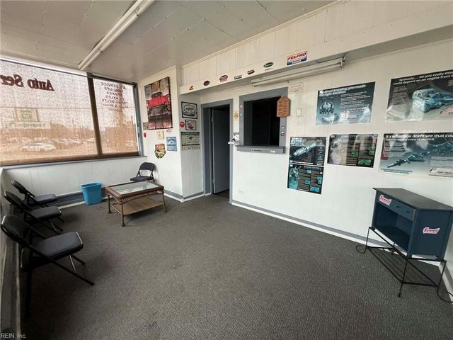 9913 Jefferson AVE, Newport News, VA 23605