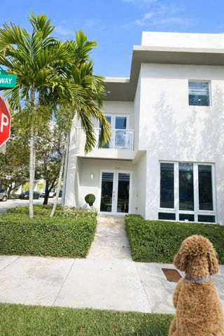 10565 NW 64th Way, Doral, FL 33178