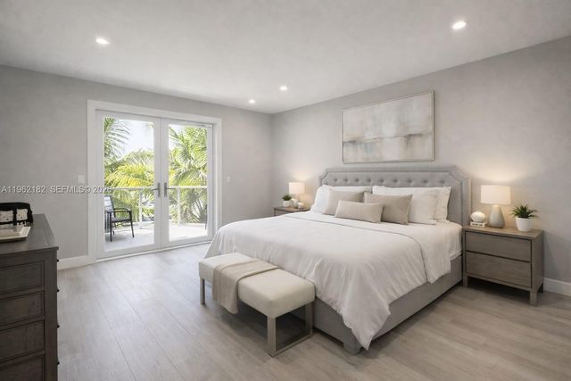 10565 NW 64th Way, Doral, FL 33178