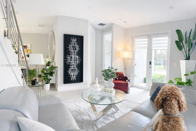 10565 NW 64th Way, Doral, FL 33178