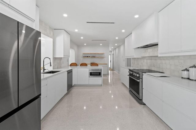 3315 NE 31st Avenue, Lighthouse Point, FL 33064