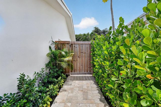 3315 NE 31st Avenue, Lighthouse Point, FL 33064