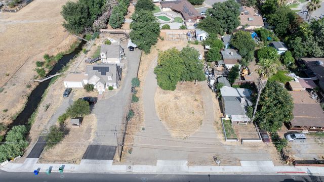 293 N Villa Street, Porterville, CA 93257