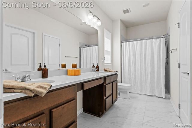 85 Coppice Way, White Lake, MI 48386