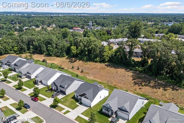 85 Coppice Way, White Lake, MI 48386
