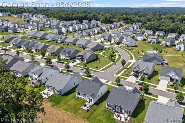 85 Coppice Way, White Lake, MI 48386