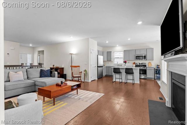 85 Coppice Way, White Lake, MI 48386